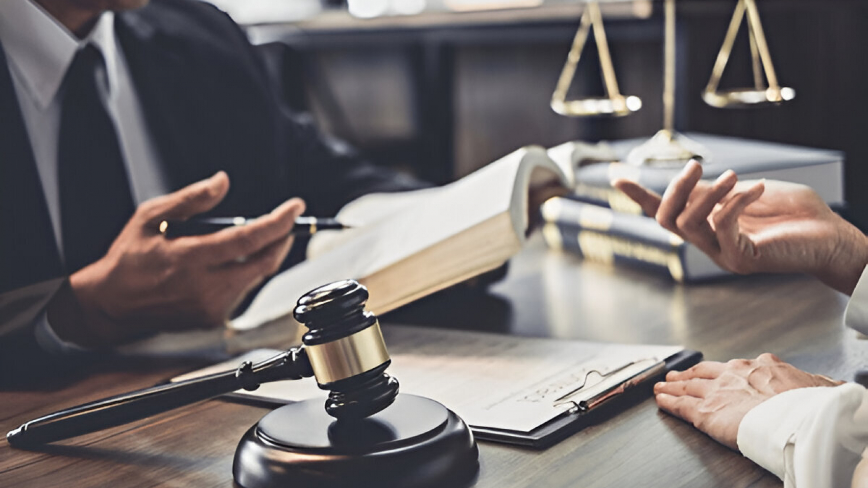 How a Solicitor Can Help Resolve Contract Disputes